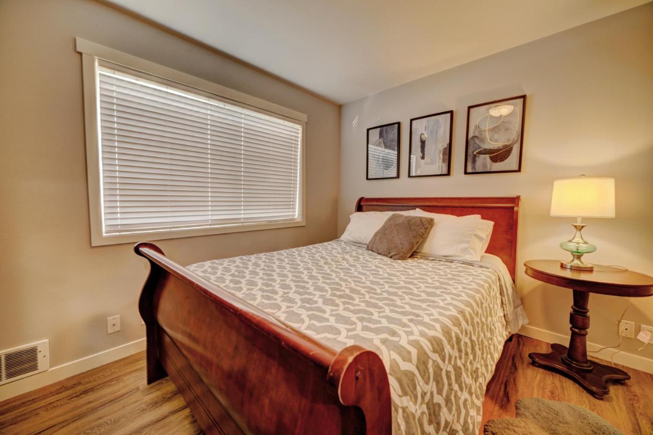 Cozy 2 Bedroom Townhouse In Northgate Seattle Eksteriør billede