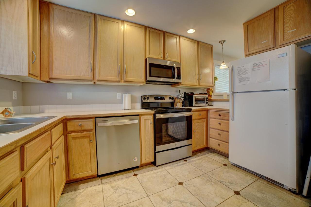 Cozy 2 Bedroom Townhouse In Northgate Seattle Eksteriør billede